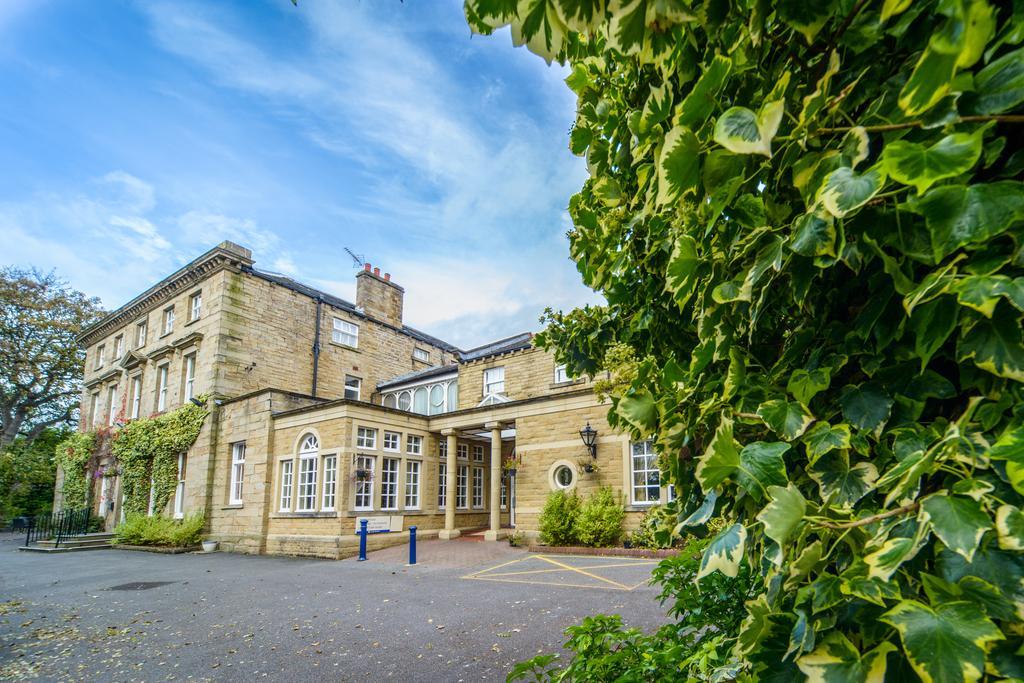 Healds Hall Hotel Cleckheaton Extérieur photo