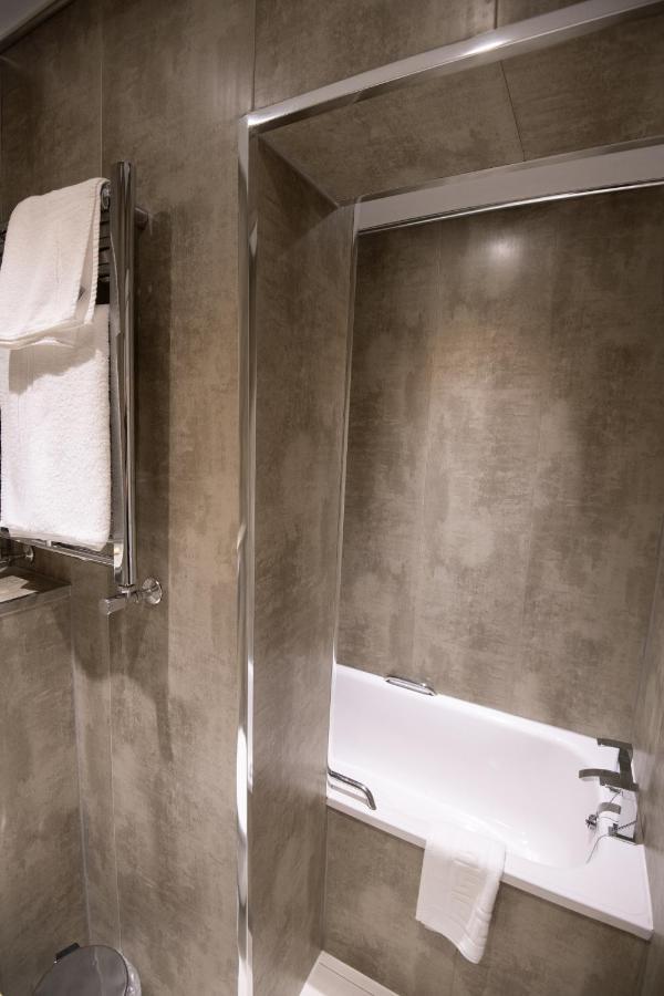 Healds Hall Hotel Cleckheaton Extérieur photo