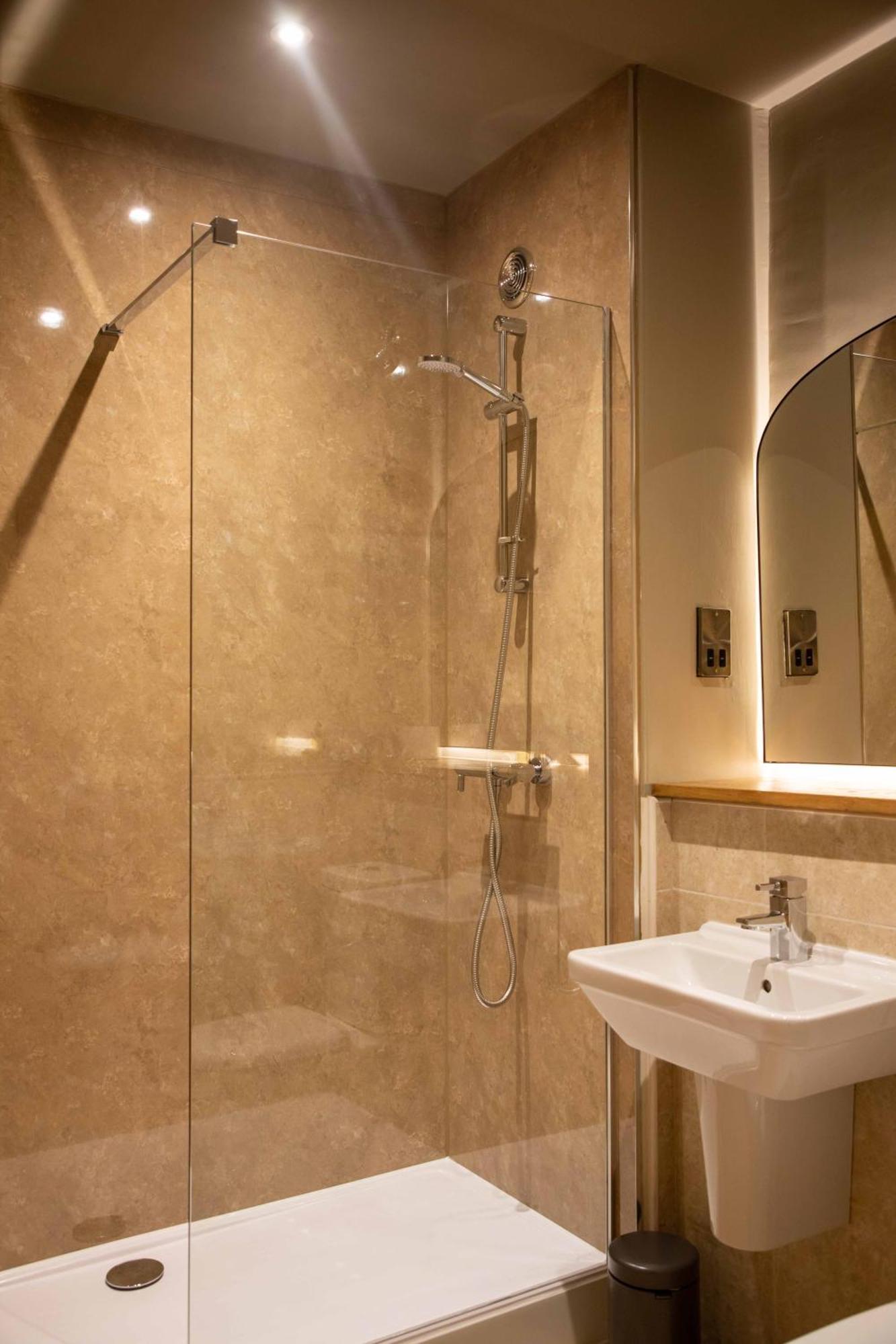 Healds Hall Hotel Cleckheaton Extérieur photo