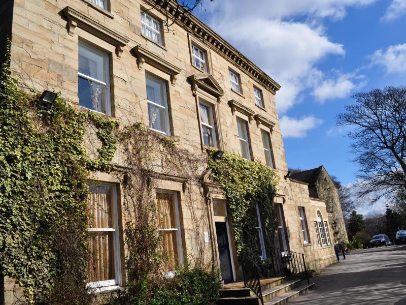 Healds Hall Hotel Cleckheaton Extérieur photo