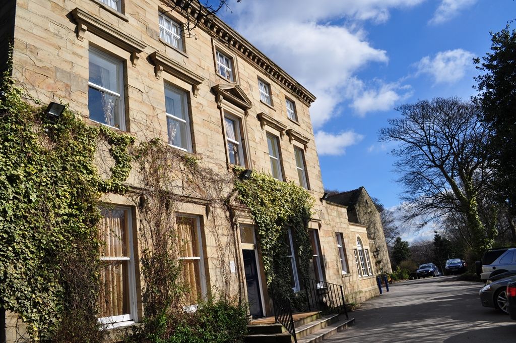 Healds Hall Hotel Cleckheaton Extérieur photo
